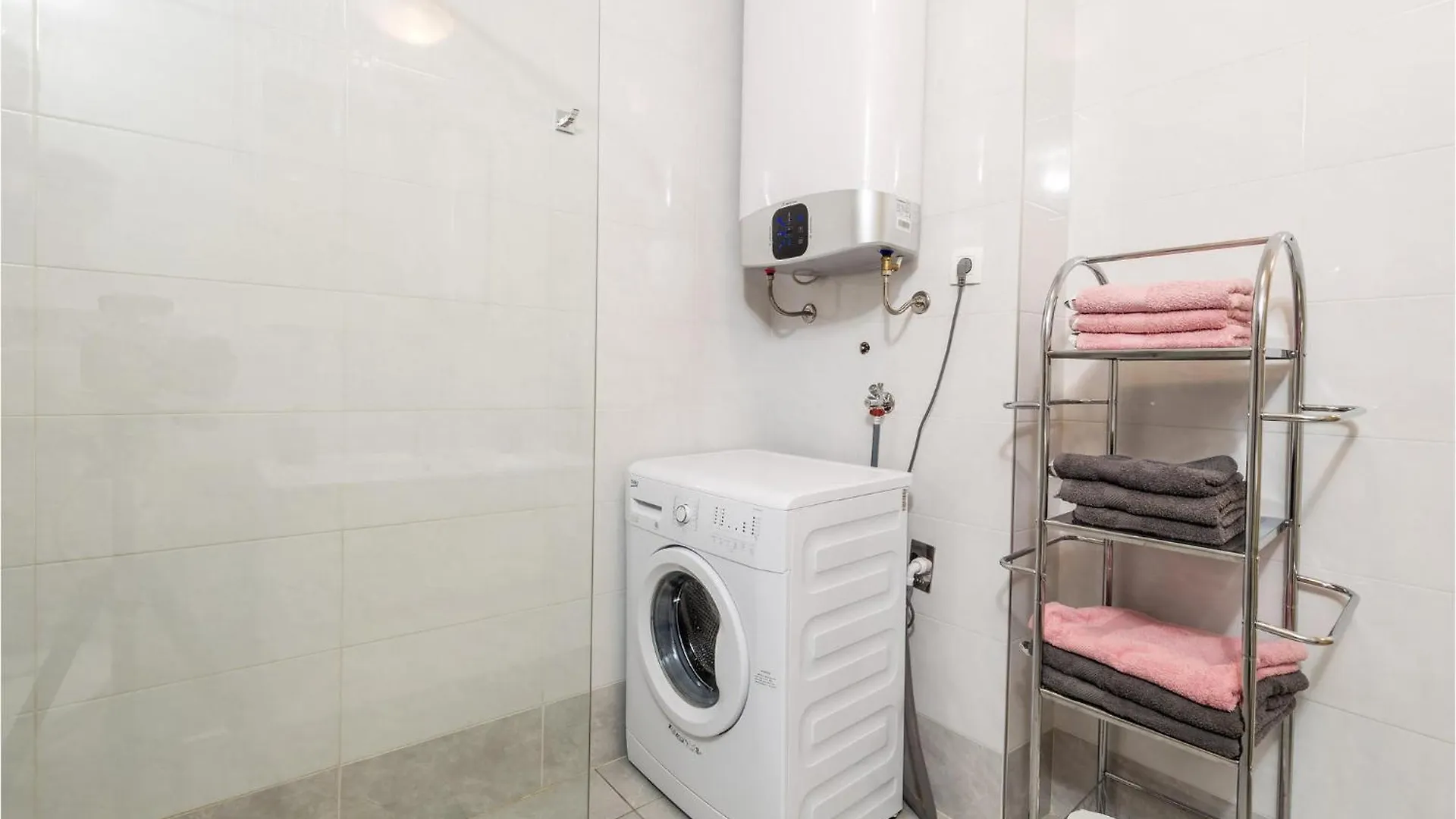 Nice Home In Banjol With Wifi 0*,  Hırvatistan